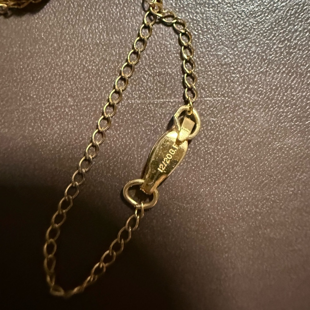 Gold filled and pink coral vintage Pendant Necklace - Picture 5 of 8